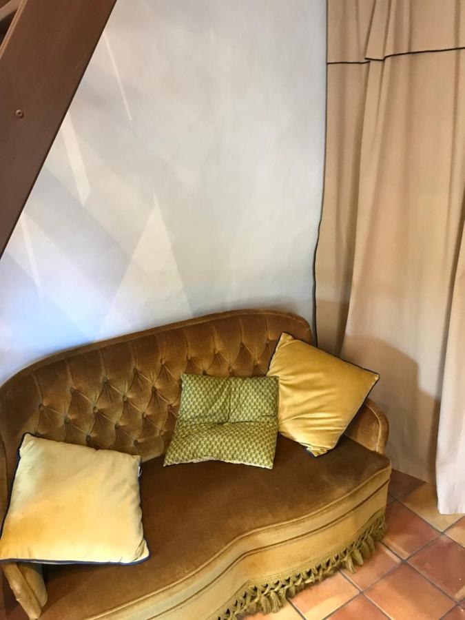 Villa Le Pigeonnier Du Beffroi Bruniquel Esterno foto